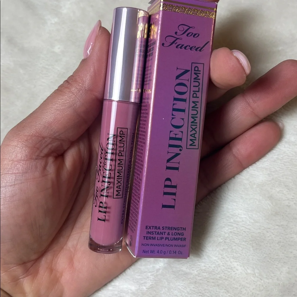 TOO FACED Lip Injection Maximum Plump Extra Strength Hydrating Lip Plumper